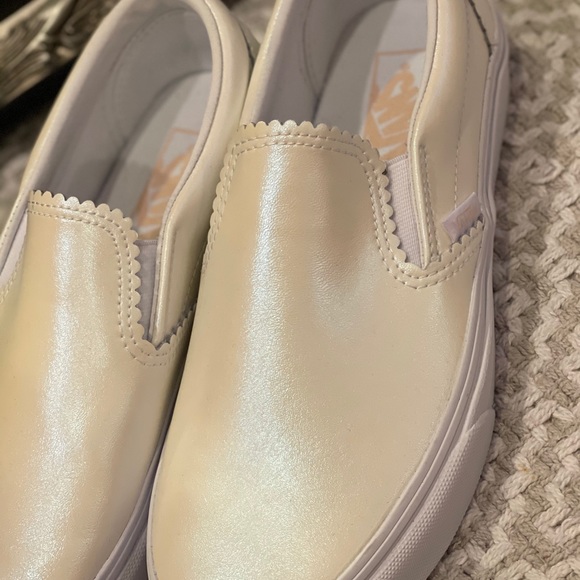 Ladies NEW VANS pearl iridescent ivory 8.5 - Picture 4 of 6